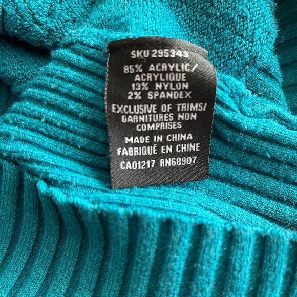 Blue sweater - Picture 6 of 7